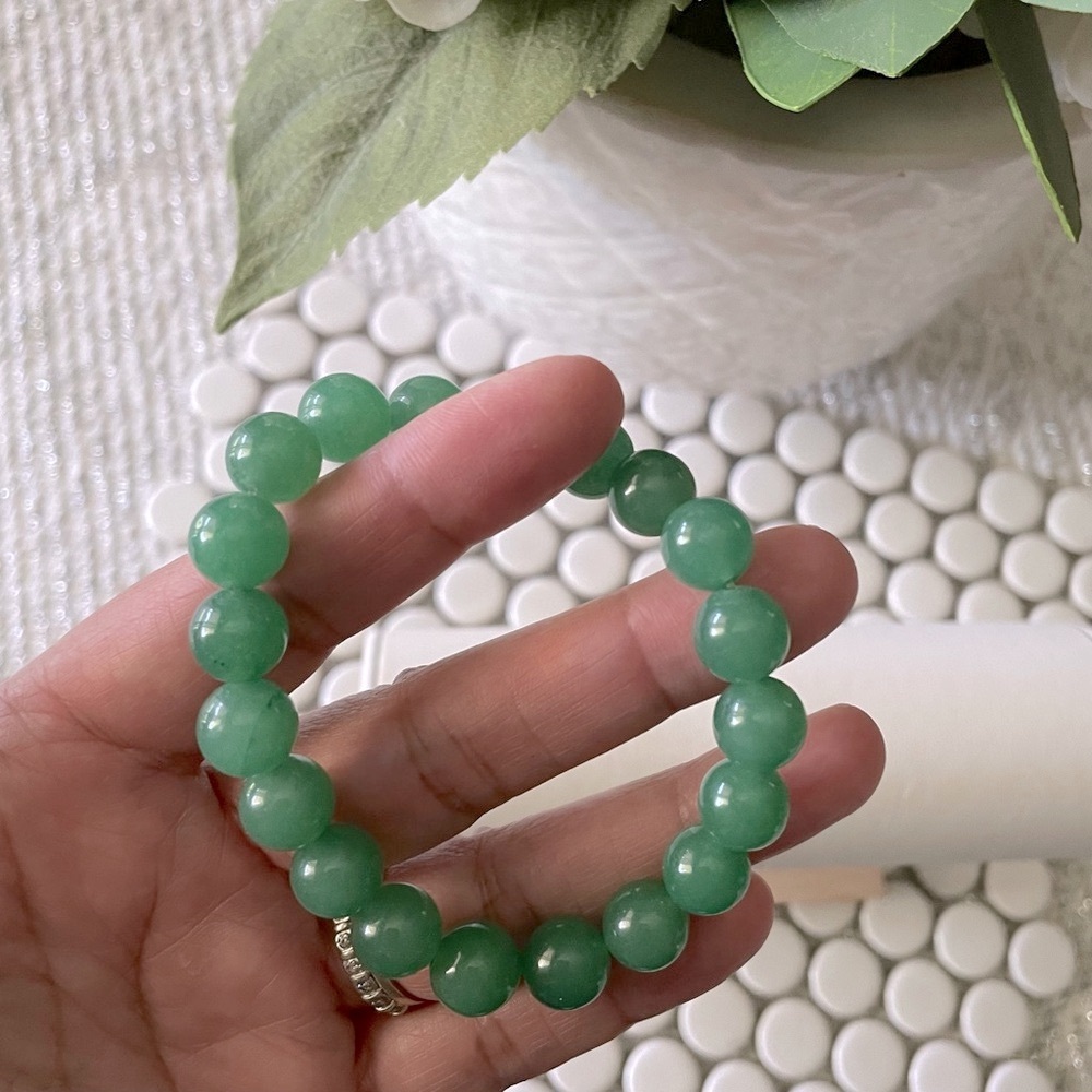 Green gemstone round bead stretch bracelet, green aventurine? green nephrite ?